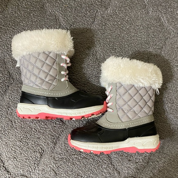 Carter’s winter/snow toddler boots - Picture 6 of 8